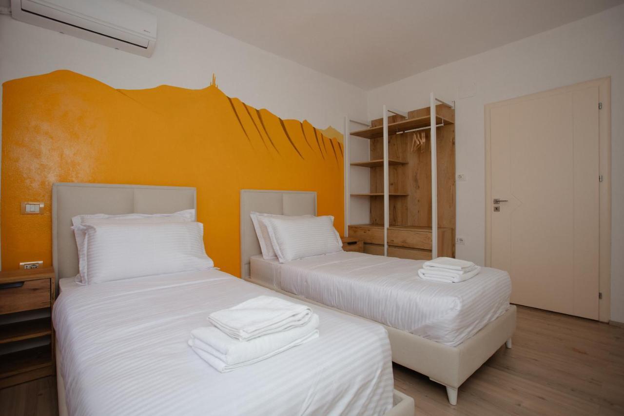 Erik'S Place Shkoder Bagian luar foto