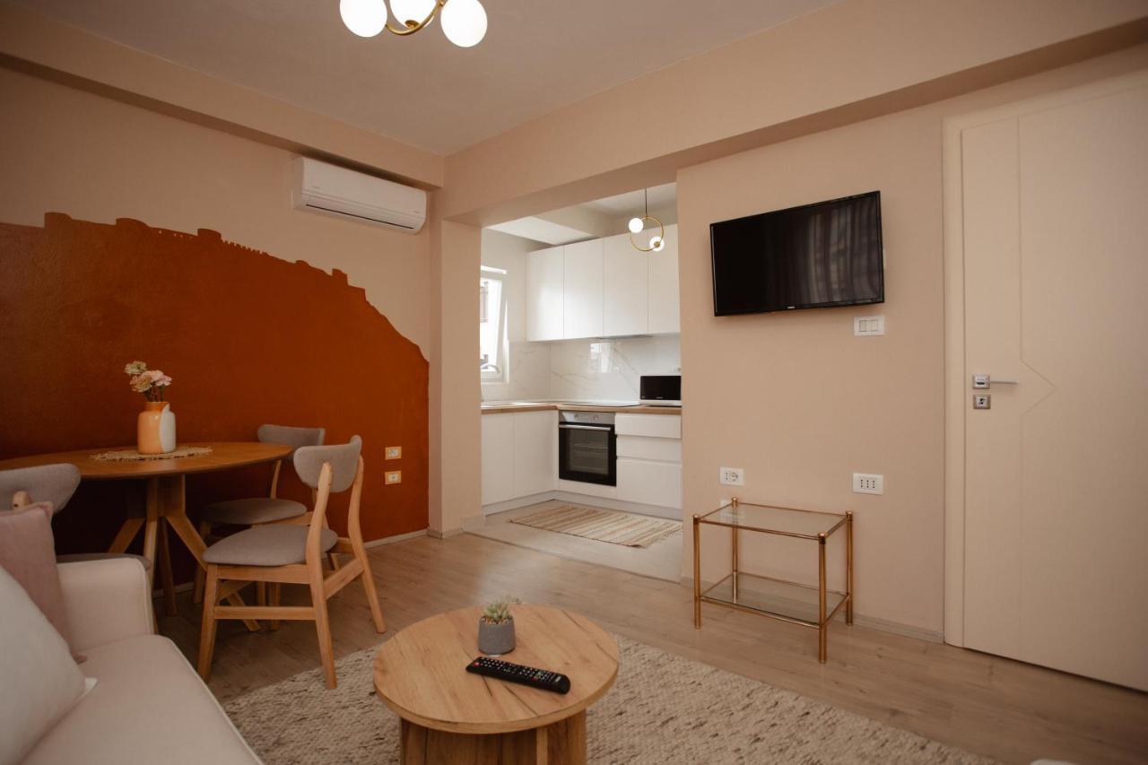 Erik'S Place Shkoder Bagian luar foto